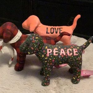 PINK VS stuffed dogs 💕